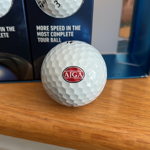 TaylorMade TP5 golf balls - Picture 7 of 7